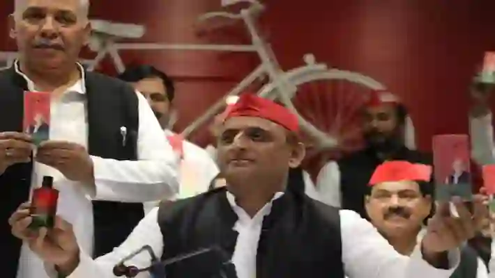 UP Election 2022 of UP Election 2022: सपा चलाएगी '300 यूनिट बिजली पाओ, नाम लिखाओ छूट ना जाओ' अभियान, घर-घर पहुंचेंगे सपाई.